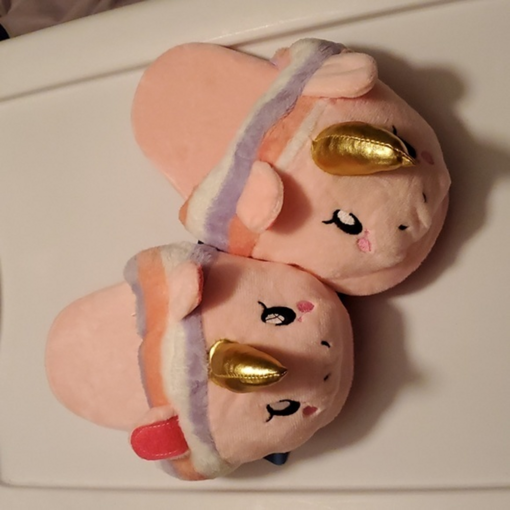 Kids Plush‎ Unicorn Slide On Cushy Slippers Size 5-6